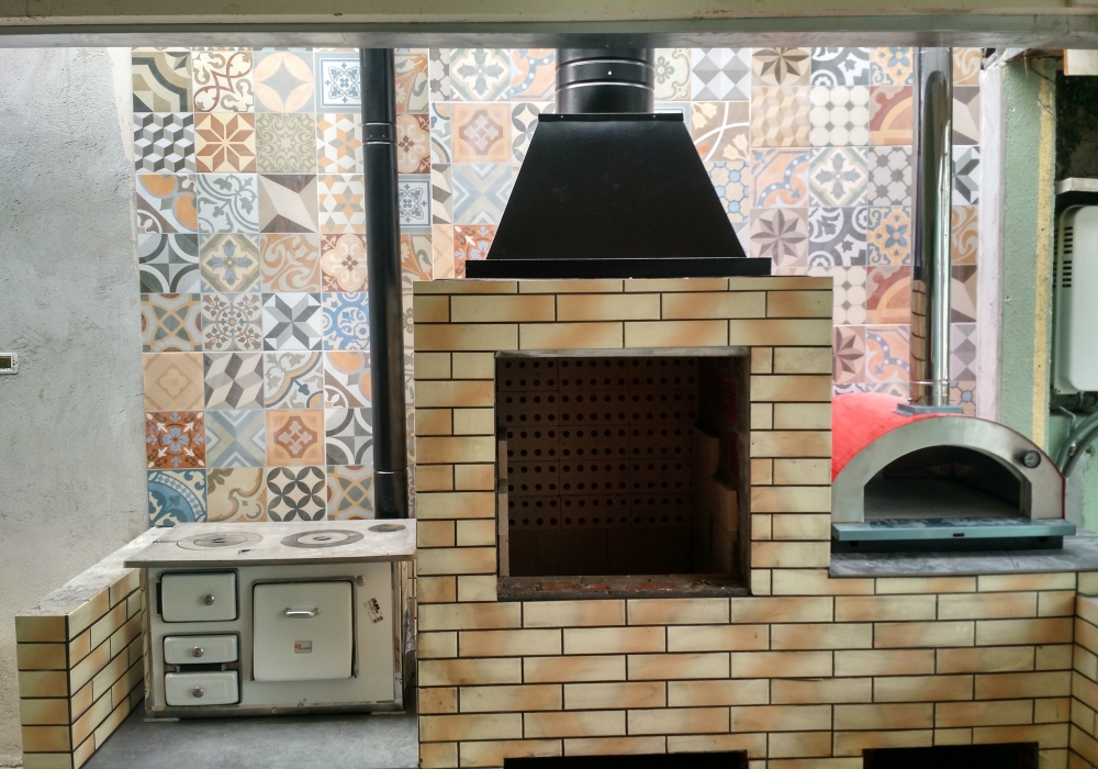 Kit Coifa churrasqueira com chaminé + fogão a Lenha + Forno de pizza